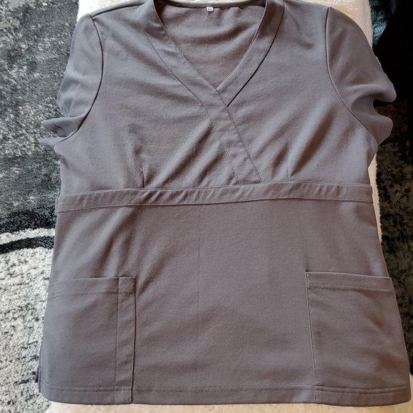 Scrub top - Picture 1 of 4